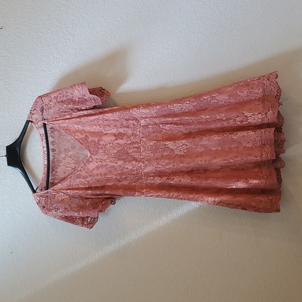 Black swan lace dress, L, salmon pink